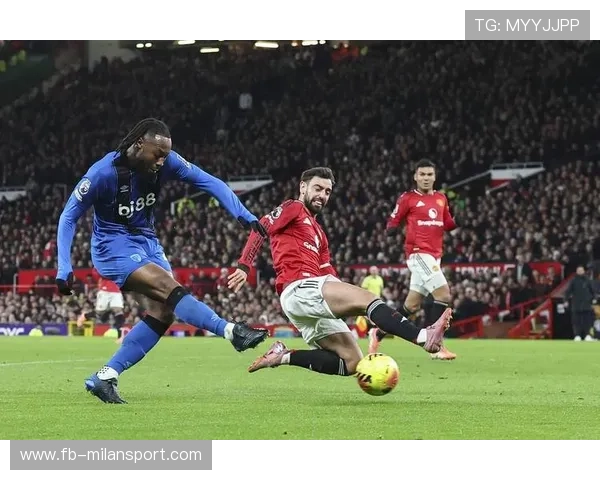 利物浦中路妙传直达前锋，实现完美配合——赛场上的战术大师之路