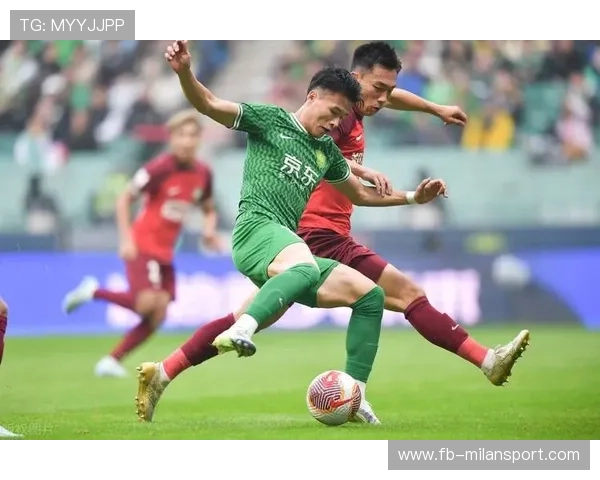 大连英博林良铭点球破门，锁定胜利